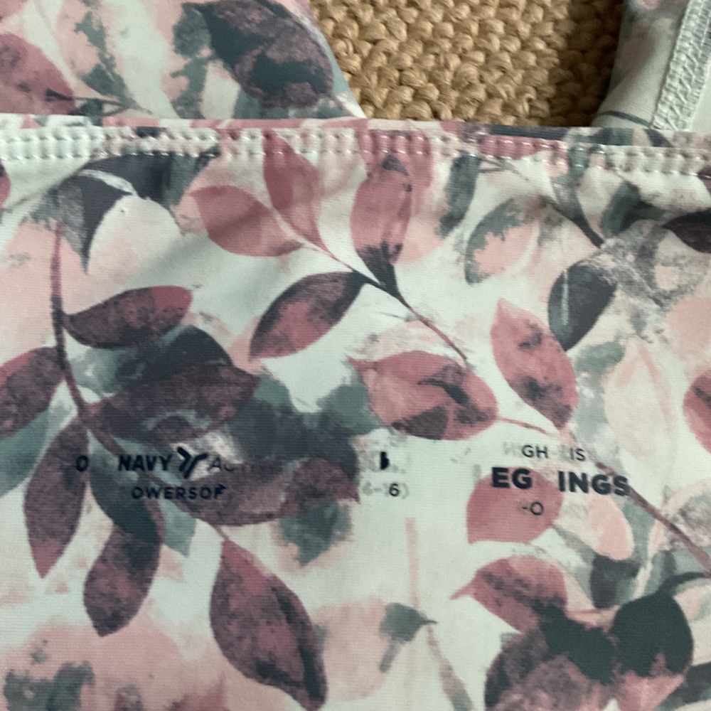 Girls High Rise GO-DRY Old Navy Patterned Leggings - Picture 3 of 5